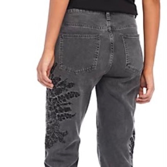 FREE PEOPLE We The Free OB737354 Embroidered Girlfriend Jeans Size 29 - Picture 6 of 16